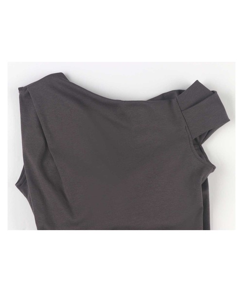 OUR WACOAL(アワワコール)の「カップ付きアシンメトリートップス ノンワイヤー(Tシャツ/カットソー・レディース・ブラック/チャコールグレー/ネイビー・M/L)」の17枚目の写真