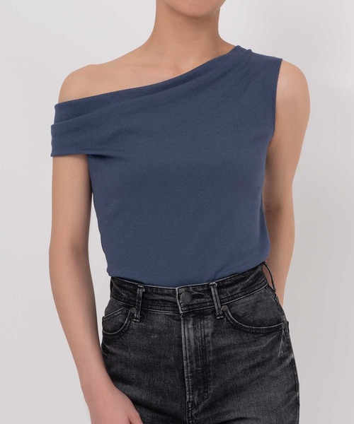 OUR WACOAL(アワワコール)の「カップ付きアシンメトリートップス ノンワイヤー(Tシャツ/カットソー・レディース・ブラック/チャコールグレー/ネイビー・M/L)」の19枚目の写真
