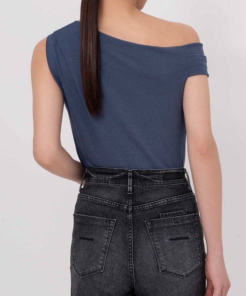 OUR WACOAL(アワワコール)の「カップ付きアシンメトリートップス ノンワイヤー(Tシャツ/カットソー・レディース・ブラック/チャコールグレー/ネイビー・M/L)」の20枚目の写真