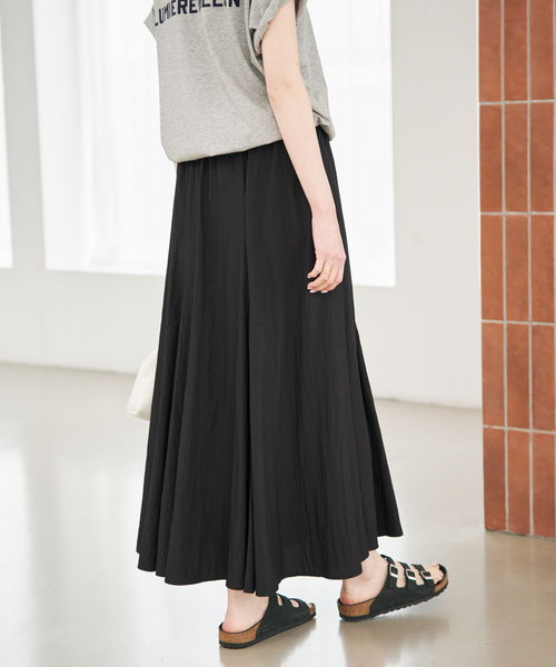 SLOBE IENA(スローブイエナ)の「《追加2》ナイロンワッシャー切り替えギャザースカート(スカート・レディース・ブラック/ホワイト・FREE)」の6枚目の写真