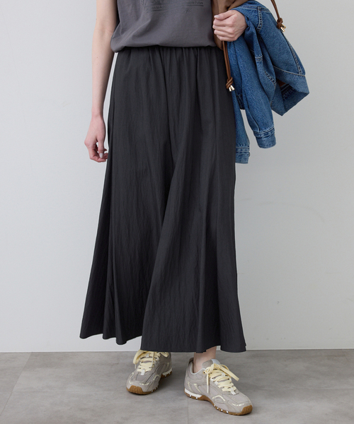 SLOBE IENA(スローブイエナ)の「《追加2》ナイロンワッシャー切り替えギャザースカート(スカート・レディース・ブラック/ホワイト・FREE)」の13枚目の写真