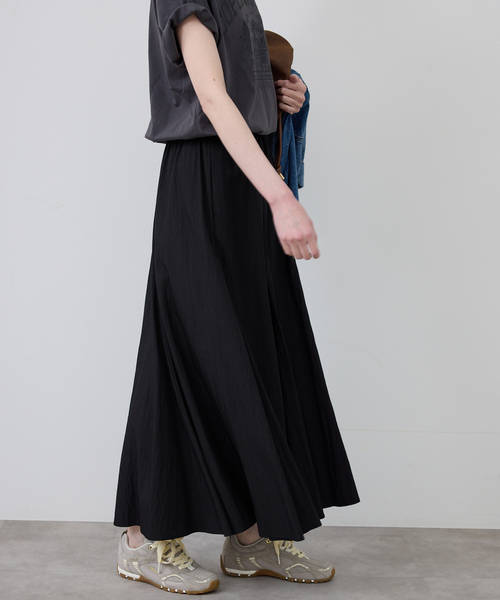 SLOBE IENA(スローブイエナ)の「《追加2》ナイロンワッシャー切り替えギャザースカート(スカート・レディース・ブラック/ホワイト・FREE)」の15枚目の写真