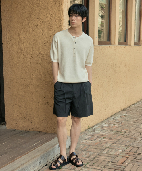 WEDNESDAY OASIS(ウェンズデーオアシス)の「ウォッシャブルミニマルヘンリーネックハーフニット_IVORY(WC26KN46)(ニット/セーター・メンズ・アイボリー・MEDIUM/LARGE/X-LARGE)」の3枚目の写真