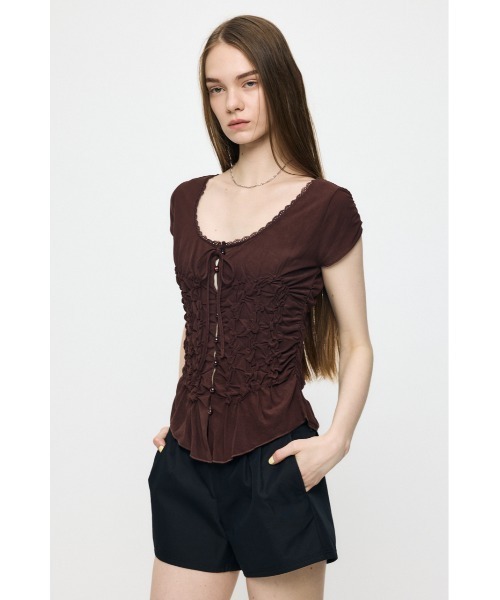 MOUSSY(マウジー)の「RANDOM SHIRRING トップス(Tシャツ/カットソー・レディース・ライトブルー/ブラウン/ブラック/オフホワイト・FREE)」の5枚目の写真