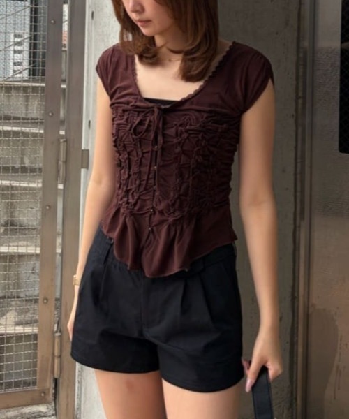 MOUSSY(マウジー)の「RANDOM SHIRRING トップス(Tシャツ/カットソー・レディース・ライトブルー/ブラウン/ブラック/オフホワイト・FREE)」の20枚目の写真