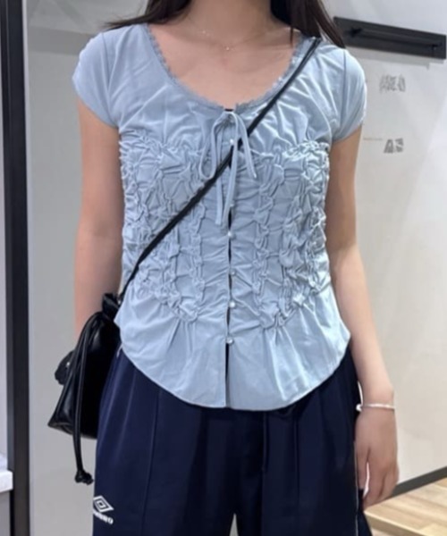 MOUSSY(マウジー)の「RANDOM SHIRRING トップス(Tシャツ/カットソー・レディース・ライトブルー/ブラウン/ブラック/オフホワイト・FREE)」の16枚目の写真