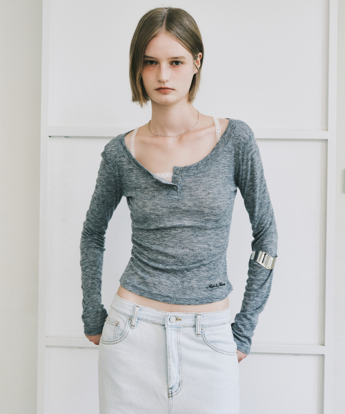 NICK&NICOLE(ニックアンドニコール)の「SOFT BUTTON SLIM TOP_GRAY(Tシャツ/カットソー・レディース・その他・FREE)」の2枚目の写真