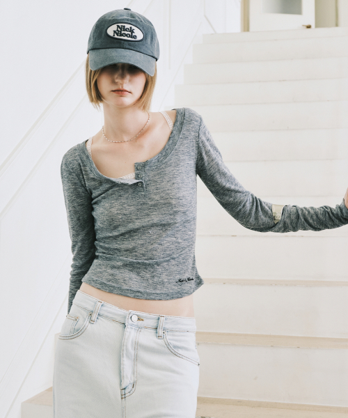 NICK&NICOLE(ニックアンドニコール)の「SOFT BUTTON SLIM TOP_GRAY(Tシャツ/カットソー・レディース・その他・FREE)」の3枚目の写真