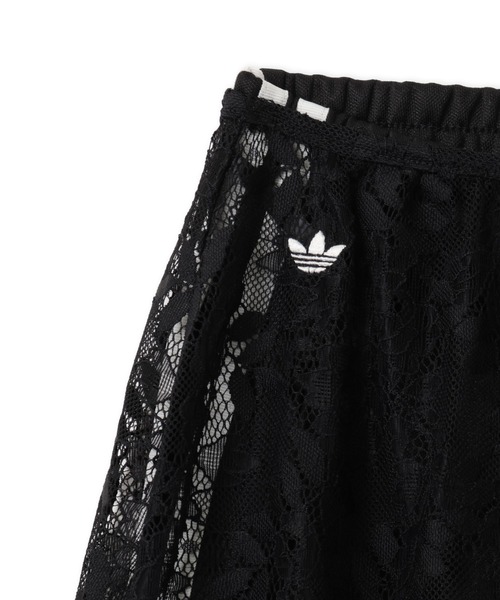 adidas(アディダス)の「adidas 2IN1 FIREBIRD LOOSE TRACK TROUSERS WITH LACE SKIRT / アディダス レーススカート付き 2イン1 ファイヤーバード ルーズ トラックパンツ(その他パンツ・レディース・ブラック・S/M/L)」の3枚目の写真
