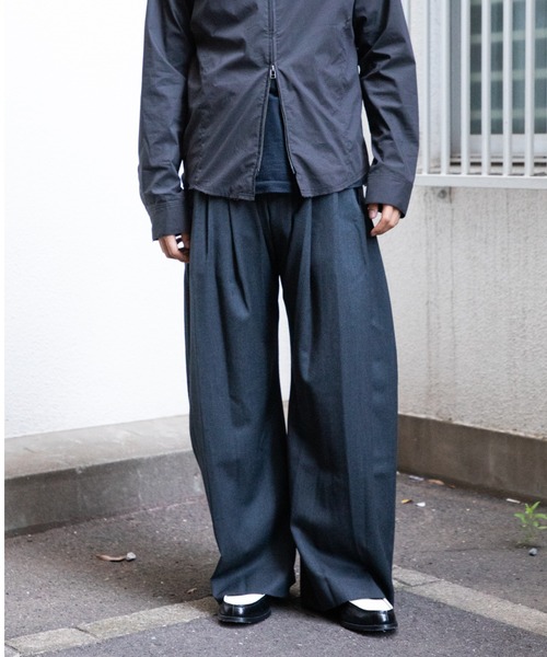 別注 2TUCKED CURVED LEG TROUSERS（スラックス）｜NVRFRGT（ネヴァー