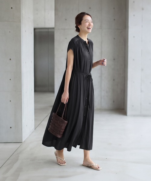 STYLE DELI(スタイルデリ)の「レーヨンバンドカラードレープワンピース(ワンピース・レディース・ブラック/ターコイズブルー・01/02)」の12枚目の写真