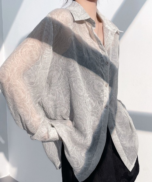 AMAJI（アマジ）の「ロング丈 チェック柄 ポロカラー シャツコート（シャツ/ブラウス・レディース・グレー・MEDIUM/LARGE/X-LARGE）」の2枚目の写真