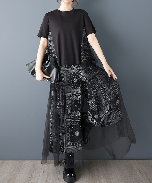 AMAJI(アマジ)の「配色切替 半袖Tシャツ × 総柄フラワー チュール ガウチョパンツ 2点セット(Tシャツ/カットソー・レディース・ブラック・FREE)」の2枚目の写真