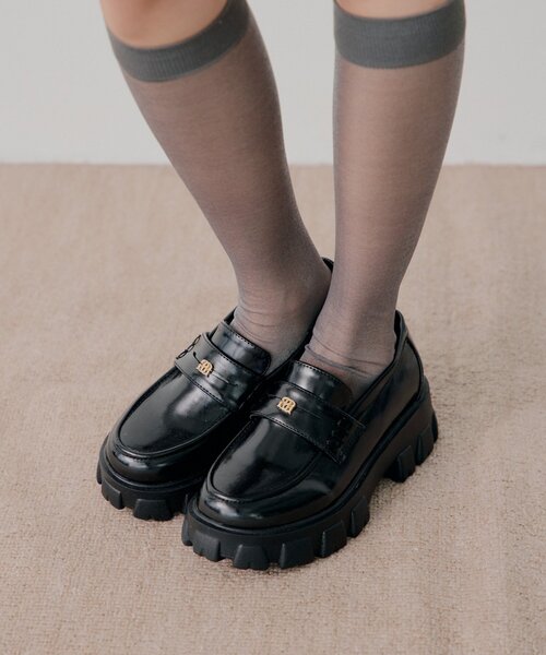 Chico(チコ)の「厚底プレートローファー(その他シューズ・レディース・ベージュ/ブラック・SMALL/MEDIUM/LARGE)」の1枚目の写真