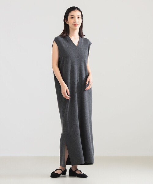 Demi-Luxe BEAMS(デミルクス ビームス)の「AK+1 / 総針 Iライン ワンピース(ワンピース・レディース・ブラウン/チャコールグレー・36/38)」の18枚目の写真