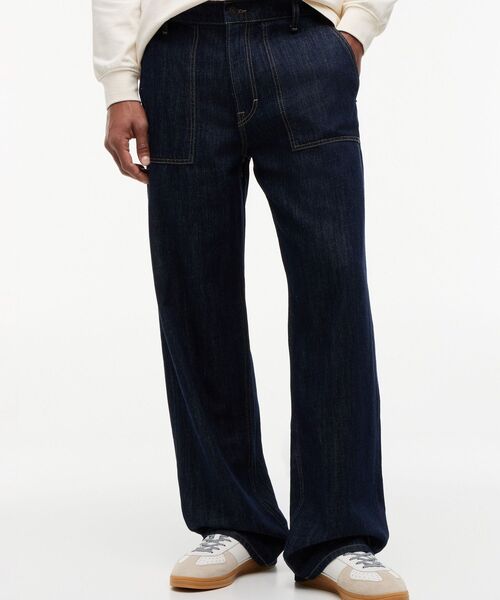 tommy jeans(トミー ジーンズ)の「リラックスストレートユーティリティジーンズ(デニムパンツ・メンズ・ブルー・30inch/32inch/28inch)」の1枚目の写真