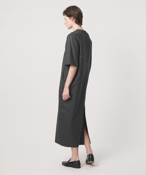 LOEFF（ロエフ）の「＜LOEFF＞ボックス ショートスリーブ ワンピース（ワンピース・レディース・ブラック/ダークグレー・1/0）」の4枚目の写真