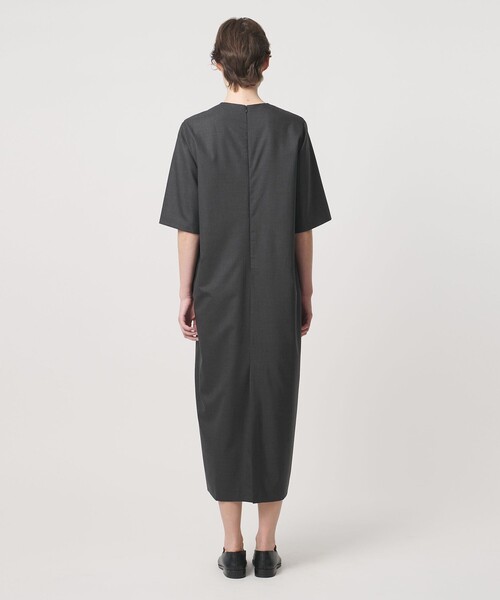 LOEFF（ロエフ）の「＜LOEFF＞ボックス ショートスリーブ ワンピース（ワンピース・レディース・ブラック/ダークグレー・1/0）」の10枚目の写真