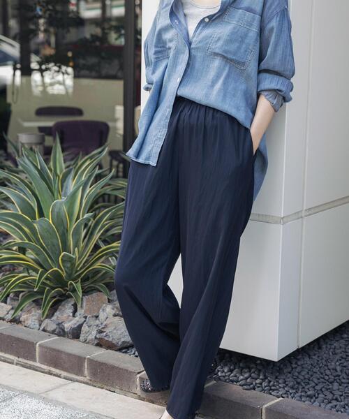 URBAN RESEARCH DOORS(アーバンリサーチドアーズ)の「『接触冷感/UVカット/吸水速乾/マシンウォッシャブル』ドライタッチリラックスパンツ(その他パンツ・レディース・ブラック/ネイビー/モカ・SMALL/MEDIUM)」の3枚目の写真