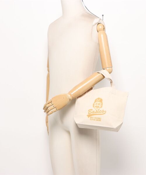 Ol' Basics(オールベーシックス)の「Ol' Basics(オール・ベーシックス) トートバッグ キャンバス イラスト ロゴ プリント 鞄 BAG アメカジ メンズ レディース ユニセックス Sサイズ(トートバッグ・レディース・ベージュ系1/ベージュ系2・FREE)」の7枚目の写真