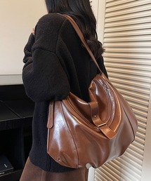 【A4が入る・2WAY】レザーライクポイントギボシショルダーバッグ