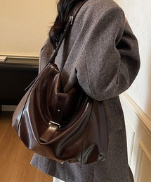 【A4が入る・2WAY】レザーライクポイントギボシショルダーバッグ