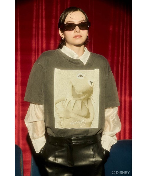 Disney SERIES CREATED by MUS（ディズニーシリーズクリエイテッドバイエムユーエス）の「MD OVERSIZED Tシャツ / KERMIT（Tシャツ/カットソー・レディース・ホワイト/ブラック・FREE）」の3枚目の写真