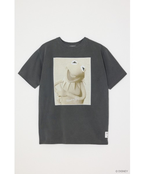 Disney SERIES CREATED by MUS（ディズニーシリーズクリエイテッドバイエムユーエス）の「MD OVERSIZED Tシャツ / KERMIT（Tシャツ/カットソー・レディース・ホワイト/ブラック・FREE）」の6枚目の写真