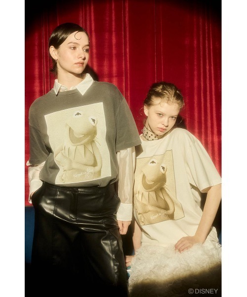Disney SERIES CREATED by MUS（ディズニーシリーズクリエイテッドバイエムユーエス）の「MD OVERSIZED Tシャツ / KERMIT（Tシャツ/カットソー・レディース・ホワイト/ブラック・FREE）」の8枚目の写真