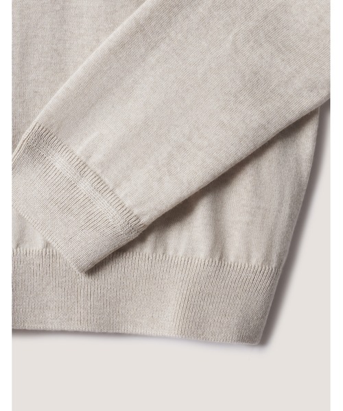Maison Kitsune(メゾンキツネ)の「FOX HEAD MERINO COMFORT JUMPER(ニット/セーター・メンズ・ライトベージュ・XS/S/M/L/XL)」の3枚目の写真