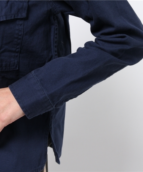 E hyphen world gallery（イーハイフンワールドギャラリー）の「ミリタリーシャツジャケット（カバーオール・レディース・カーキ/ネイビー・FREE）」の7枚目の写真