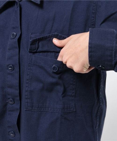 E hyphen world gallery（イーハイフンワールドギャラリー）の「ミリタリーシャツジャケット（カバーオール・レディース・カーキ/ネイビー・FREE）」の9枚目の写真