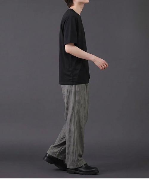 revertical(リバーティカル)の「【接触冷感】クールタッチ リラックスフィット クルーネック半袖Tシャツ(Tシャツ/カットソー・メンズ・チャコール/ホワイト/ブラック・MEDIUM/LARGE)」の18枚目の写真