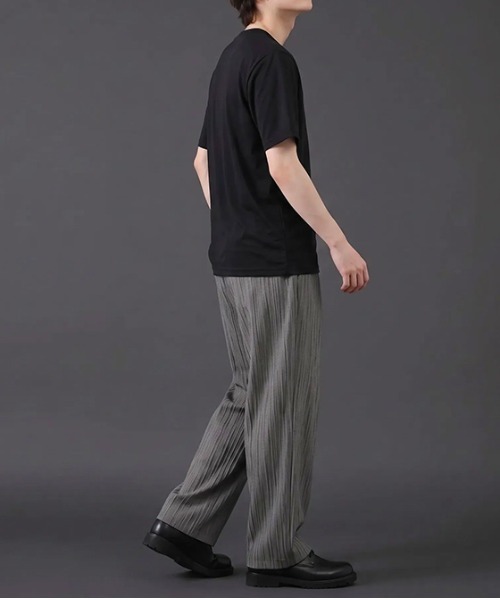 revertical(リバーティカル)の「【接触冷感】クールタッチ リラックスフィット クルーネック半袖Tシャツ(Tシャツ/カットソー・メンズ・チャコール/ホワイト/ブラック・MEDIUM/LARGE)」の5枚目の写真