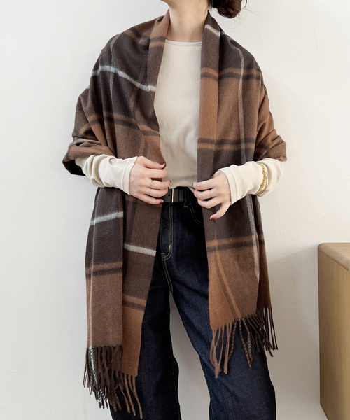 Spick & Span(スピックアンドスパン)の「Spick & Span カシミヤチェックストール(マフラー・レディース・ライトグレー/ブルー/チョコ・FREE)」の9枚目の写真