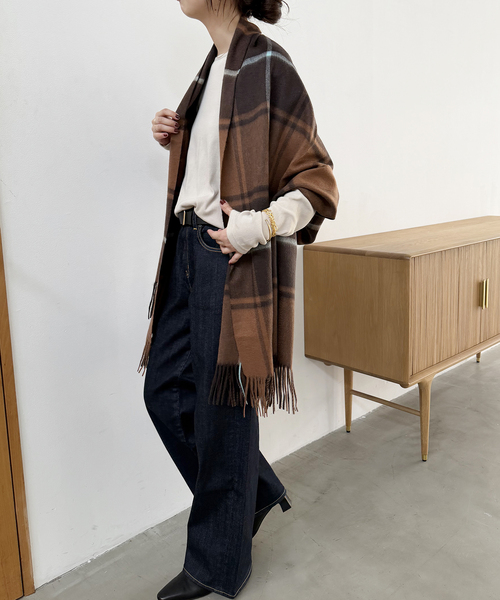Spick & Span(スピックアンドスパン)の「Spick & Span カシミヤチェックストール(マフラー・レディース・ライトグレー/ブルー/チョコ・FREE)」の11枚目の写真