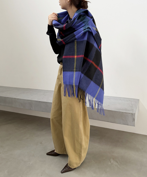 Spick & Span(スピックアンドスパン)の「Spick & Span カシミヤチェックストール(マフラー・レディース・ライトグレー/ブルー/チョコ・FREE)」の16枚目の写真