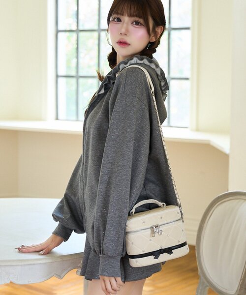 Belle Charme(ベルシャルム)の「【Belle Charme】Velour Quilted Ribbon Vanity(ショルダーバッグ・レディース・ピンク/オフホワイト/ブラック・FREE)」の2枚目の写真
