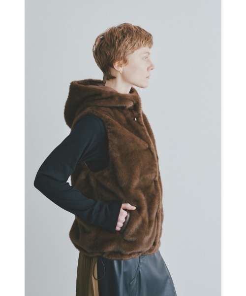Muel Chic(ミュエルシック)の「Haze fur vest ヘイズファーベスト(その他アウター・レディース・ブラウン/グレー/ブラック・FREE)」の15枚目の写真