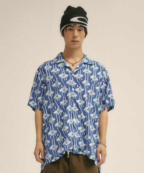 VILLA RAY（ヴィラ・レイ）の「ブルーデイジー メンズ ビスコースシャツ（シャツ/ブラウス・メンズ・その他・LARGE/X-LARGE/MEDIUM）」の2枚目の写真