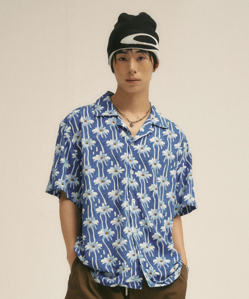VILLA RAY（ヴィラ・レイ）の「ブルーデイジー メンズ ビスコースシャツ（シャツ/ブラウス・メンズ・その他・LARGE/X-LARGE/MEDIUM）」の5枚目の写真