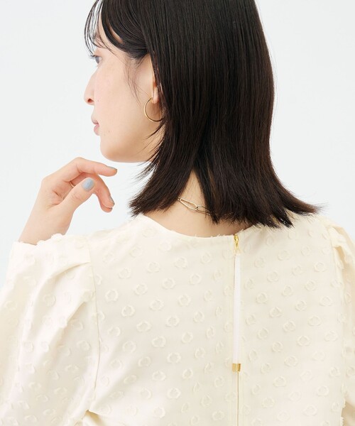 NOLLEY’S(ノーリーズ)の「ウォッシャブルドットカットジャガードブラウス(シャツ/ブラウス・レディース・ブラック/オフホワイト・38)」の4枚目の写真