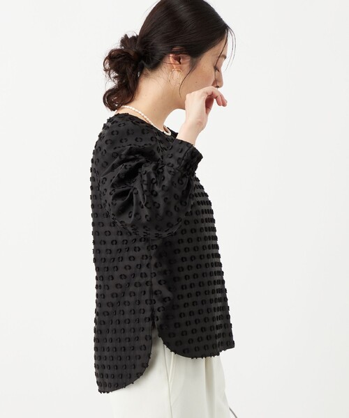 NOLLEY’S(ノーリーズ)の「ウォッシャブルドットカットジャガードブラウス(シャツ/ブラウス・レディース・ブラック/オフホワイト・38)」の11枚目の写真