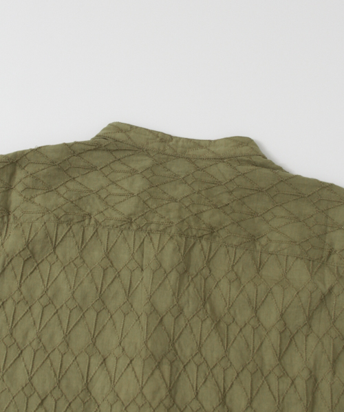 URBAN RESEARCH（アーバンリサーチ）の「URBAN RESEARCH 総柄刺繍ロングシャツ（シャツ/ブラウス・メンズ・カーキ/ホワイト/ブラック・LARGE/MEDIUM）」の13枚目の写真