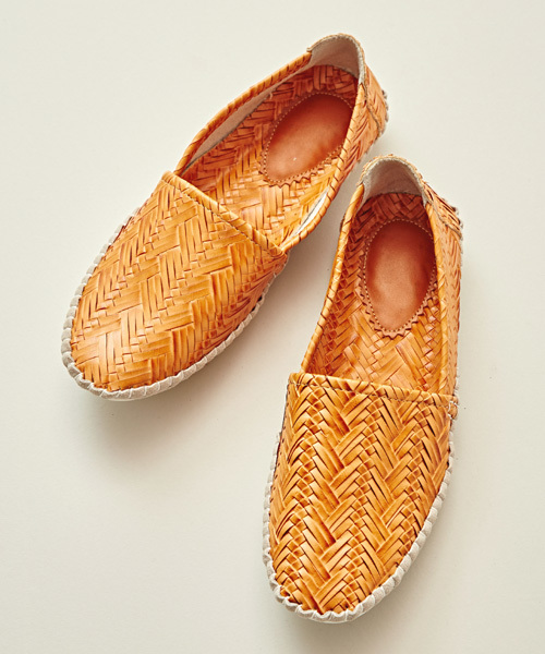 チャイハネ（チャイハネ）の「【チャイハネ】ソフトナフィットシューズ（パンプス・レディース・ブラウン/レッド/ベージュ/ブルー・LARGE）」の3枚目の写真