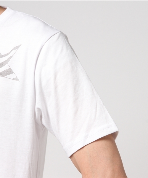 VENCEEXCHANGE（ヴァンスエクスチェンジ）の「胸星柄プリントTシャツ        （Tシャツ/カットソー・メンズ・オフホワイト/ブラック・MEDIUM/SMALL/LARGE）」の8枚目の写真