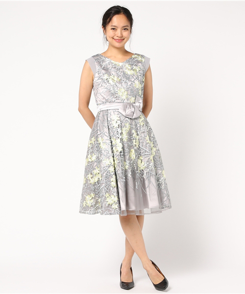 TRUDEA（トルディア）の「Vネック刺繍レースワンピース / 結婚式・成人式・謝恩会ワンピース・パーティードレス（ドレス・レディース・ライトグレー/ネイビー/グリーン/ミント・MEDIUM/LARGE）」の12枚目の写真