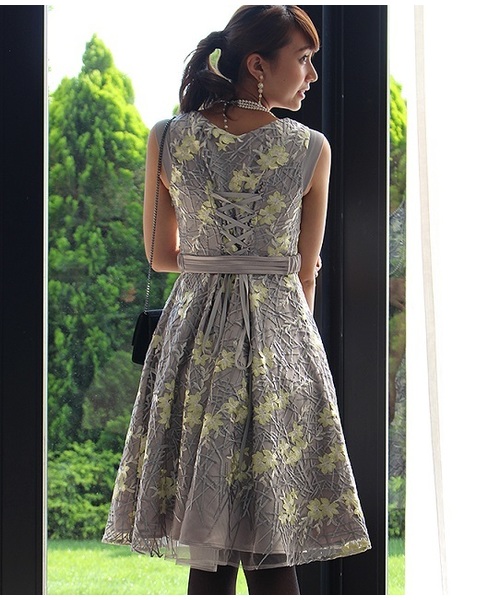 TRUDEA（トルディア）の「Vネック刺繍レースワンピース / 結婚式・成人式・謝恩会ワンピース・パーティードレス（ドレス・レディース・ライトグレー/ネイビー/グリーン/ミント・MEDIUM/LARGE）」の15枚目の写真