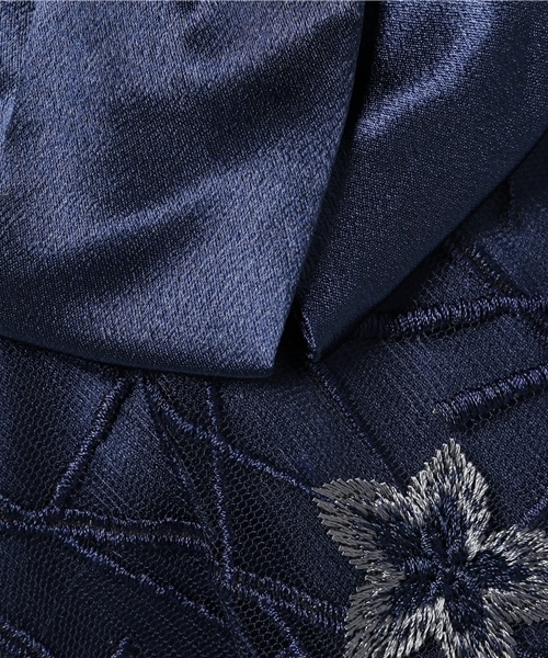 TRUDEA（トルディア）の「Vネック刺繍レースワンピース / 結婚式・成人式・謝恩会ワンピース・パーティードレス（ドレス・レディース・ライトグレー/ネイビー/グリーン/ミント・MEDIUM/LARGE）」の5枚目の写真