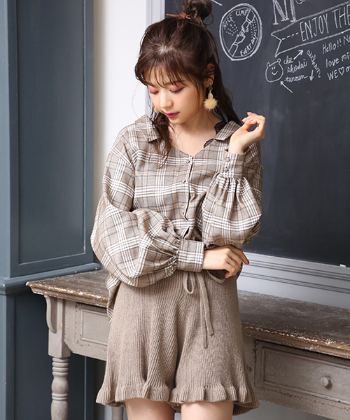 one after another NICE CLAUP（ワンアフターアナザーナイスクラップ）の「フリルニットショートパンツ（その他パンツ・レディース・アイボリー/グレー/モカ/ピンク・FREE）」の12枚目の写真